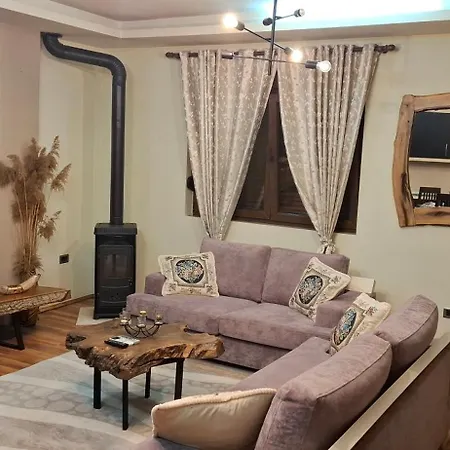 Zajo Apartamet Rruga 1maji Apartment Korce
